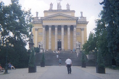 Bazilika Eger.jpg (29474 bytes)